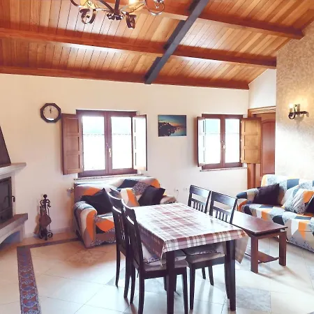 Navalin Apartament *